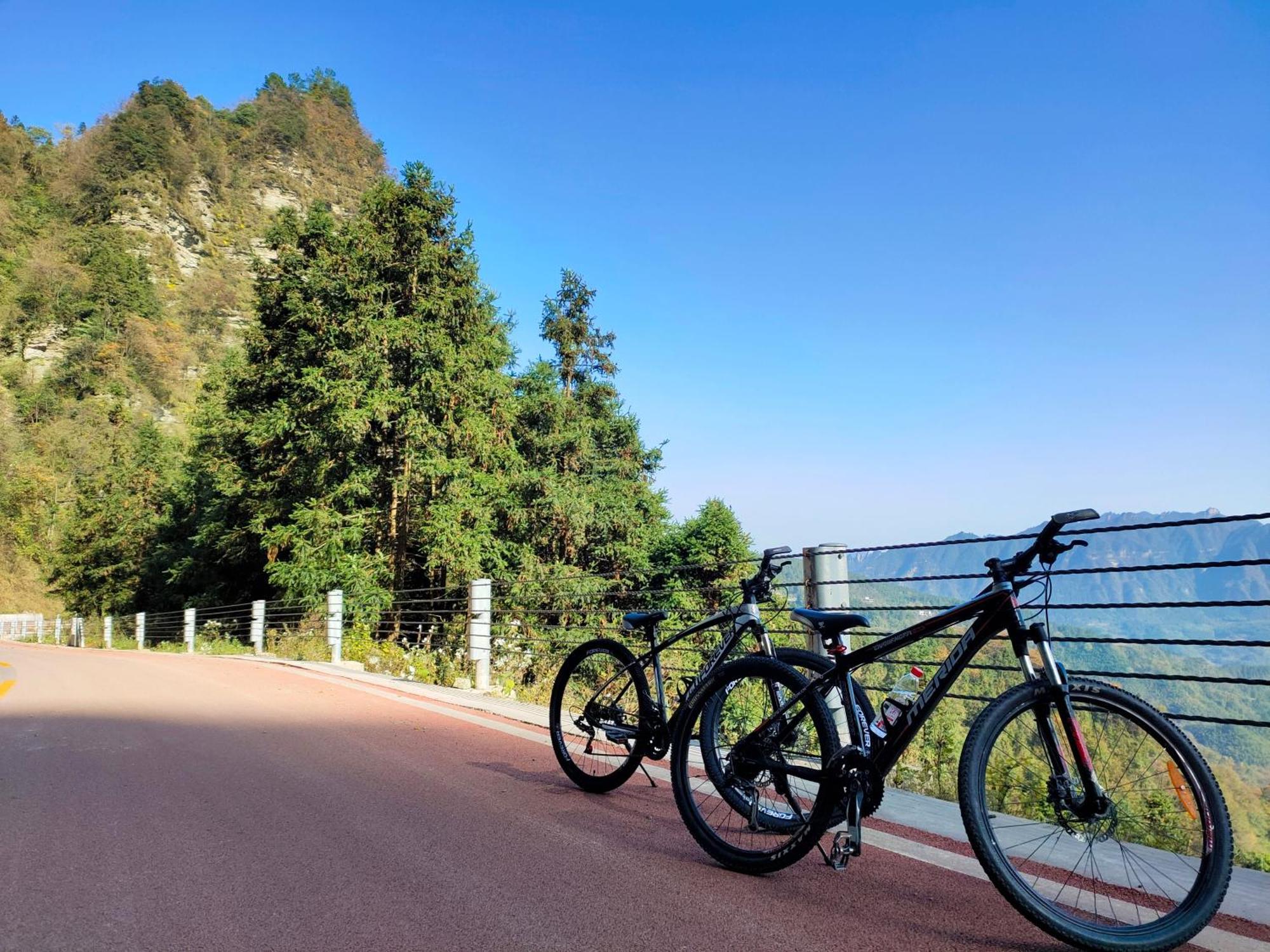 Hilltop House Resort Zhangjiajie Esterno foto